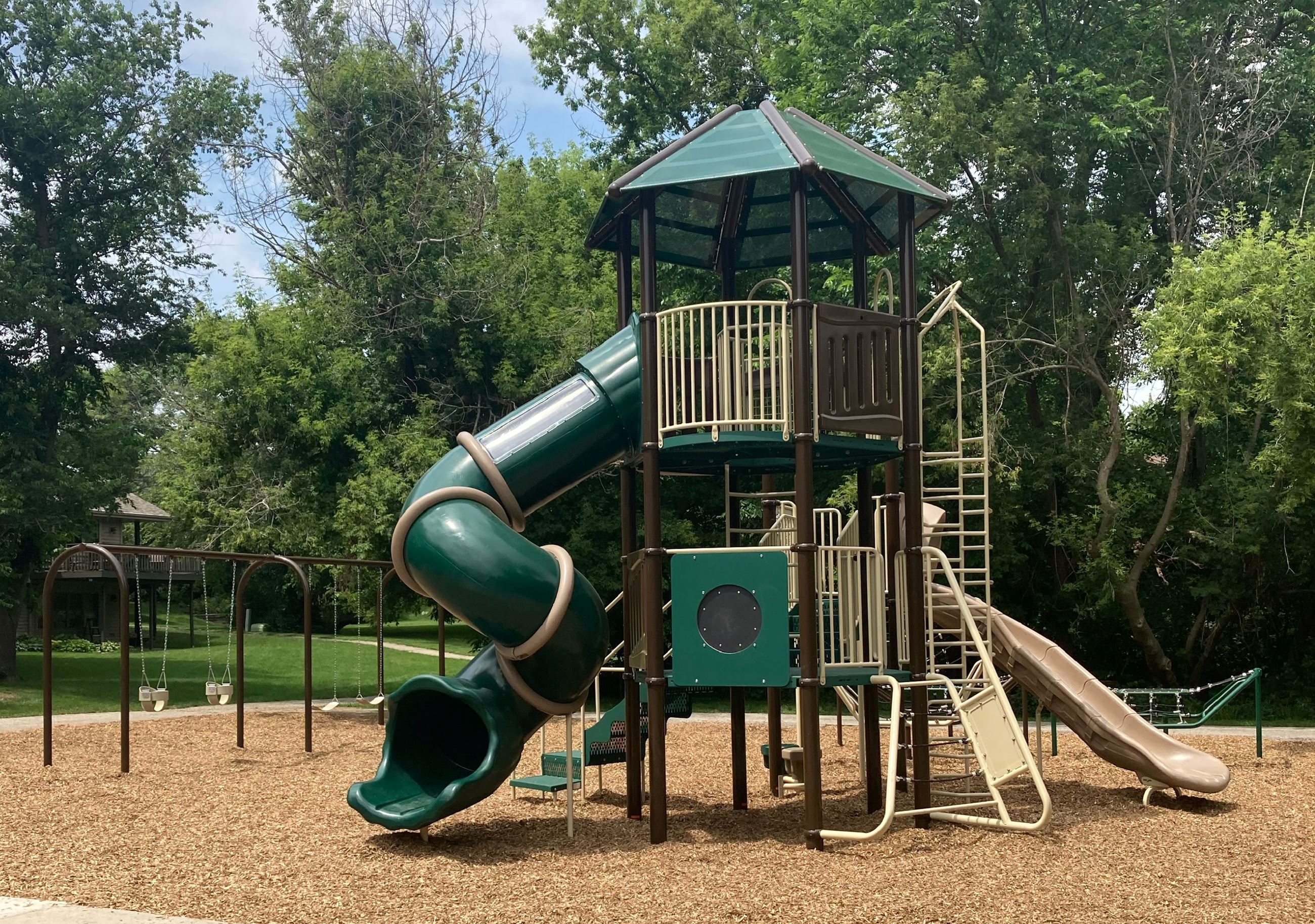 ashleaf park playground